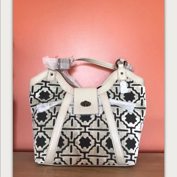 Petunia Hudson Hobo -SOLD - Picture 4 of 8